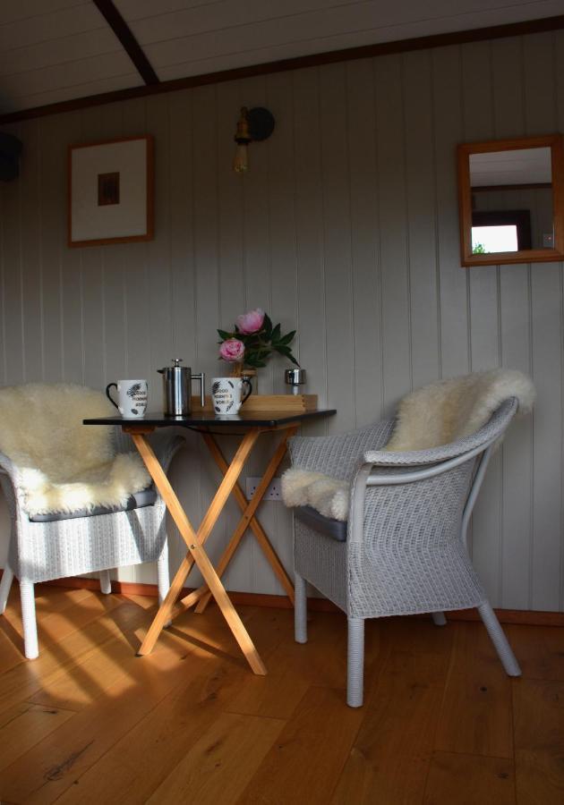 Luxury, Rural Shepherds Hut With Hot Tub Nr Bath Μπρίστολ Εξωτερικό φωτογραφία