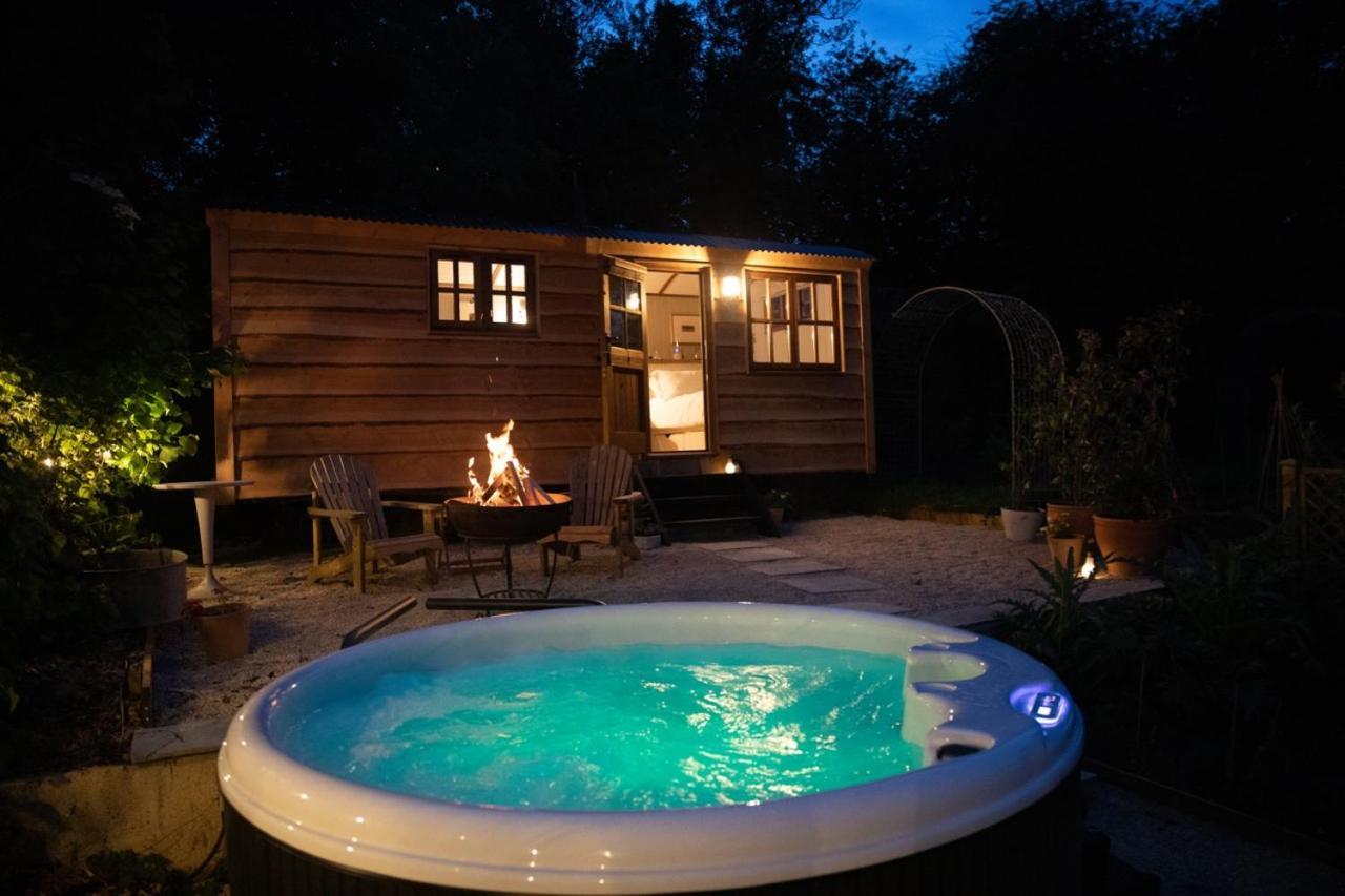 Luxury, Rural Shepherds Hut With Hot Tub Nr Bath Μπρίστολ Εξωτερικό φωτογραφία