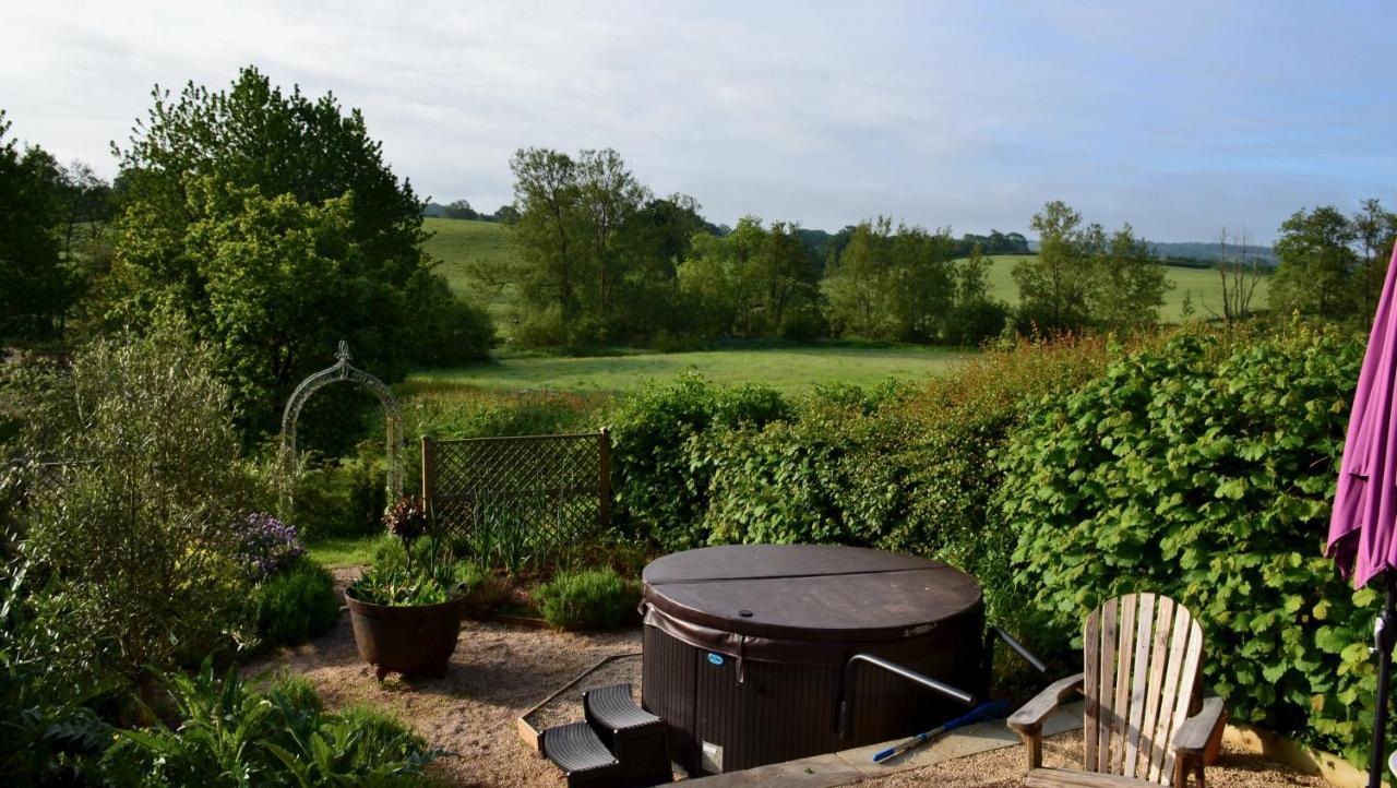 Luxury, Rural Shepherds Hut With Hot Tub Nr Bath Μπρίστολ Εξωτερικό φωτογραφία
