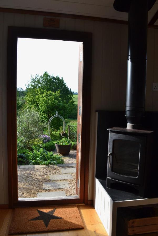 Luxury, Rural Shepherds Hut With Hot Tub Nr Bath Μπρίστολ Εξωτερικό φωτογραφία